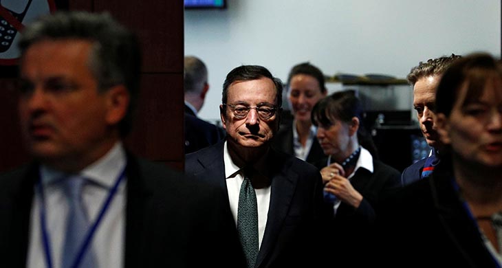Il presidente della Bce, Mario Draghi, arriva a un meeting dell'eurozona a Bruxelles, 16 maggio 2019