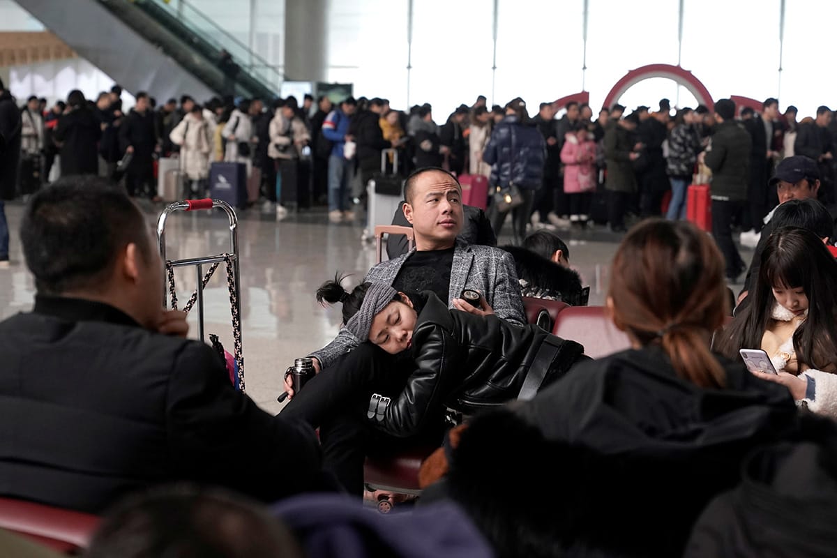 Gruppi di cittadini cinesi affollano gli aeroporti in vista dei festeggiamenti per il capodanno - Storia del coronavirus
